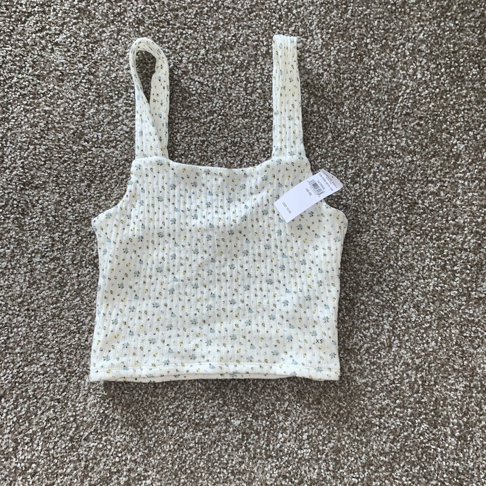 AE Tank Top - Picture 2 of 4